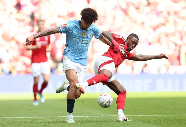 Man City chiếm lĩnh thế trận.