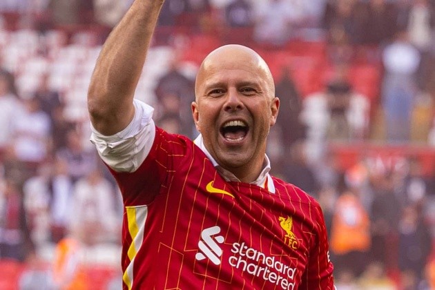 Slot giúp Liverpool vô địch Premier League.