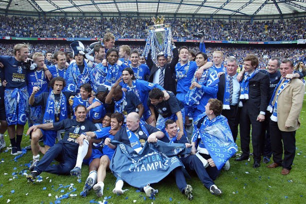 Mourinho làm nên lịch sử cùng Chelsea.