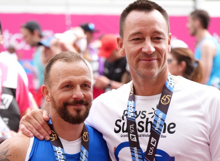 John Terry tươi vui tham dự sự kiện London Marathon 2025.