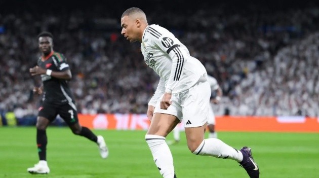 Mbappe gây ra vấn đề cho Real.