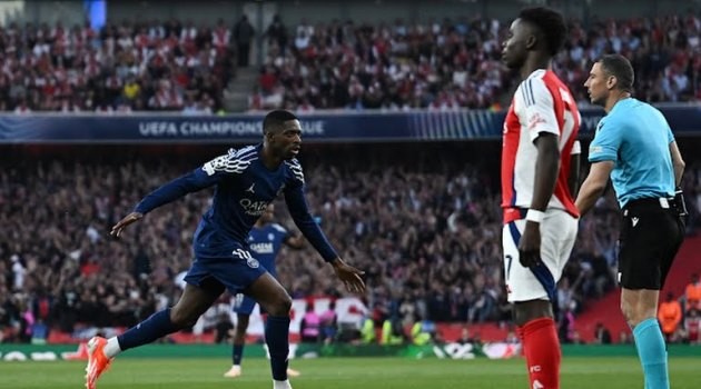 Dembele giúp PSG có bàn mở tỷ số từ sớm.
