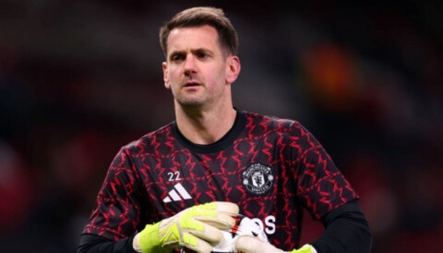 Heaton vẫn được ở lại Old Trafford.