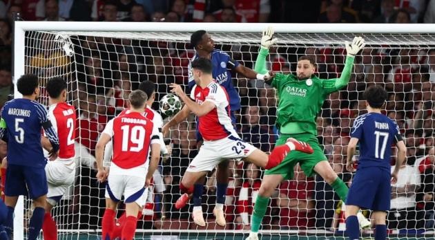 Arsenal vẫn còn cơ hội ngược dòng.