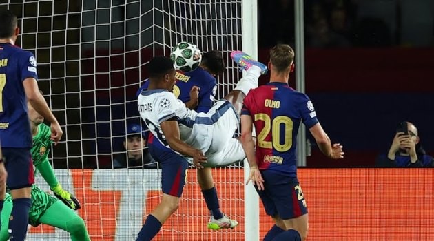 Dani Olmo chơi không tồi trước Inter Milan.
