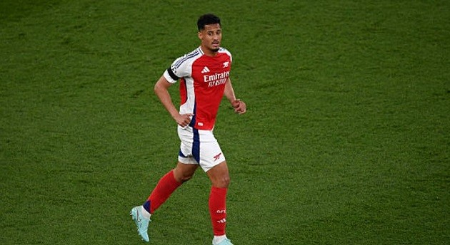 Saliba vẫn hạnh phúc tại Arsenal.