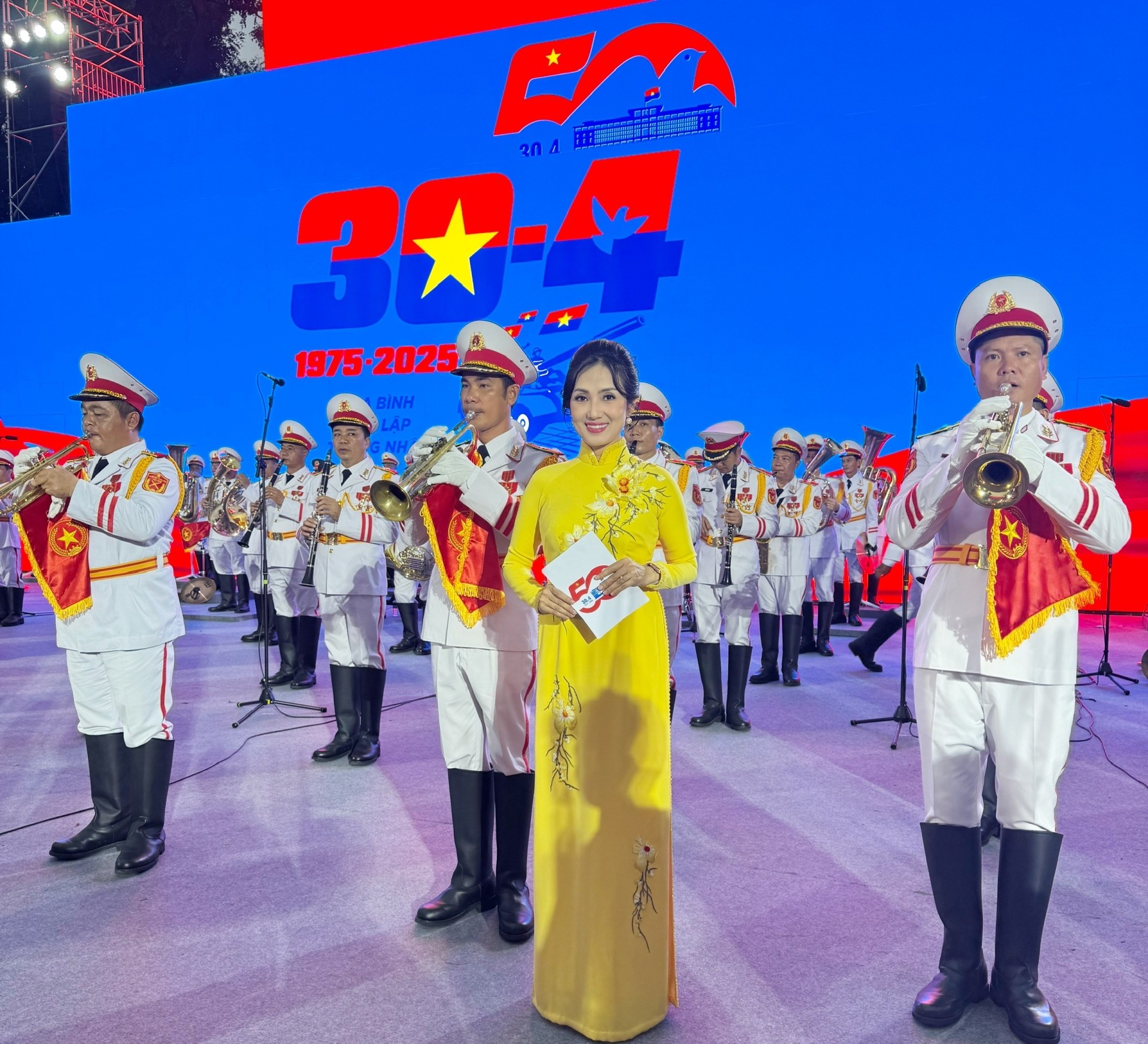 mc phuong thao tai le 30t4 (2) (1)