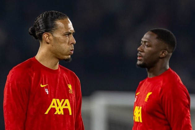 Bộ đôi trung vệ thép Van Dijk - Konate.