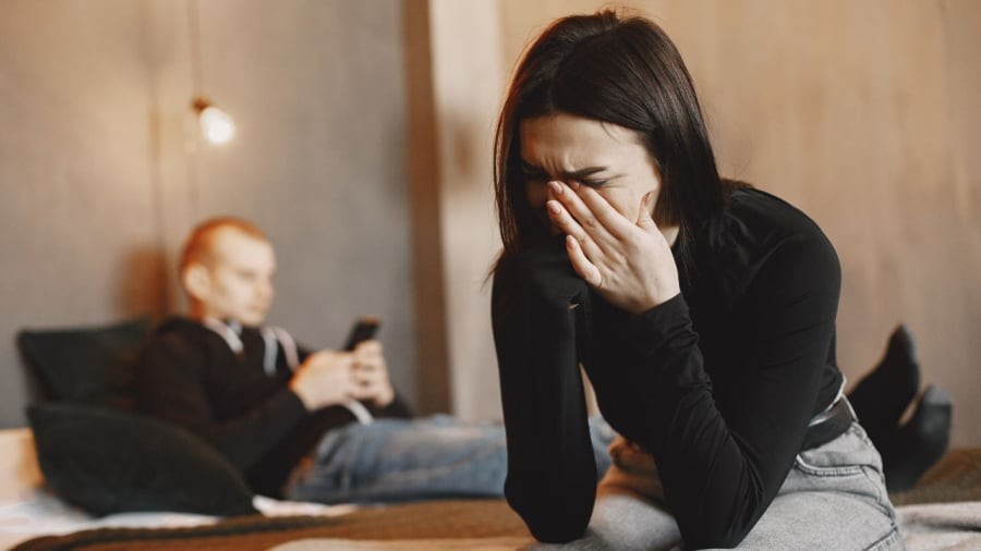 Cha mẹ không nên can thiệp sâu vào chuyện của con cái