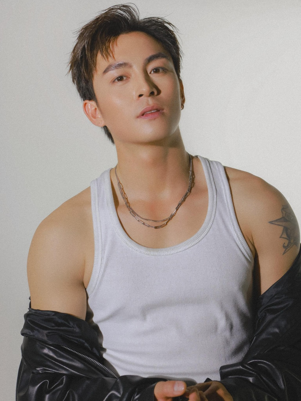 lanh-thanh-tha-nhin-doi-nhung-va-1737620965412-173762096724530496132-17462543905491216936735-1746262942086-17462629422891063539611