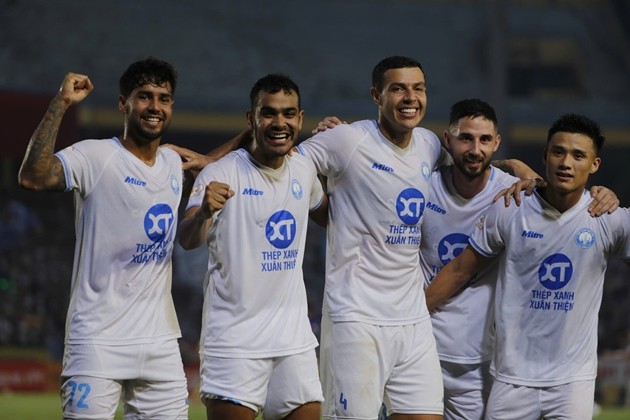 Nam Định đang sáng cửa bảo vệ danh hiệu vô địch V-League ở mùa giải 2024/25. Ảnh: VPF.