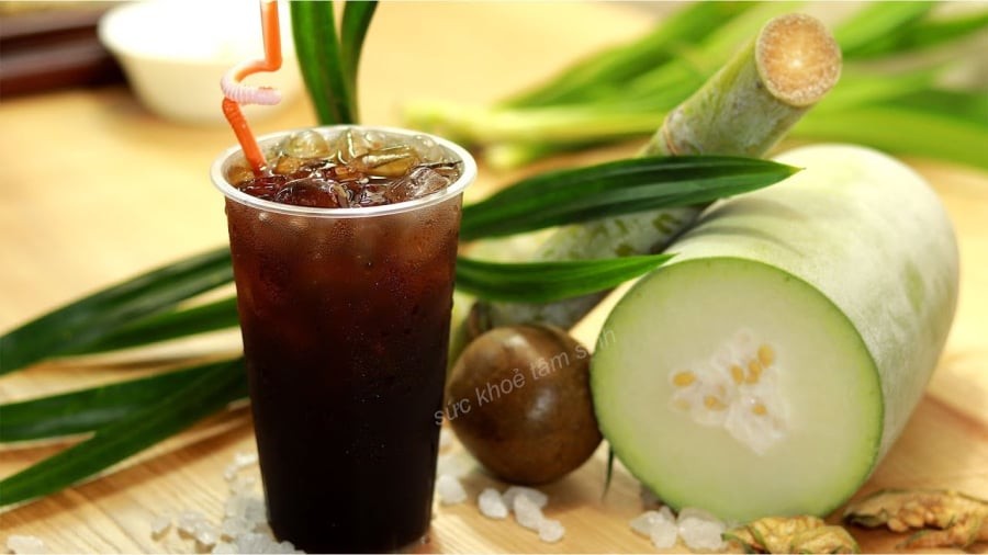 Nước bí đao giúp giải nhiệt, phòng ngừa say nắng nóng hiệu quả.