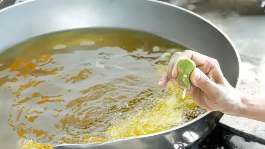 Chanh giúp chiên rán nhanh gọn, ngon hơn