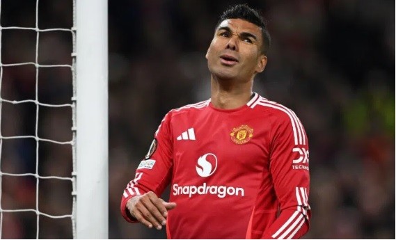 Casemiro từng ngồi dự bị thường xuyên.