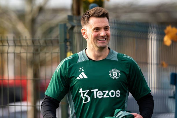 Heaton lại trở thành nhân tố quan trọng đối với Man United.