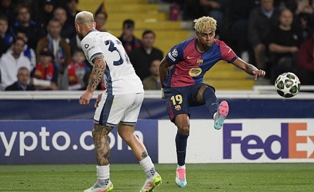 Yamal có một bàn thắng tuyệt đẹp trước Inter.