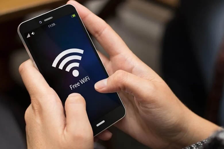 WiFi Master hỗ trợ kết nối WiFi miễn phí trên cả Android và iPhone.