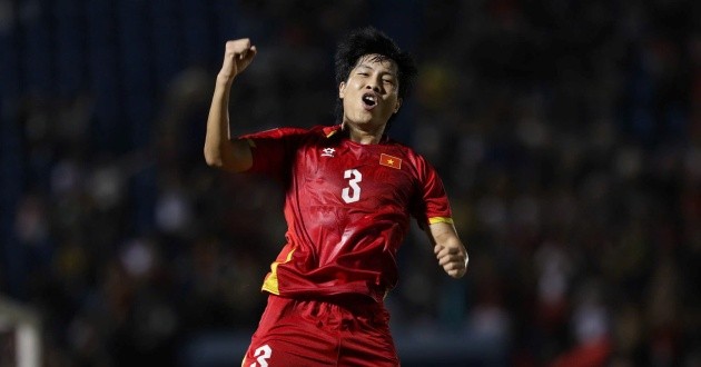 Văn Vĩ được triệu tập.