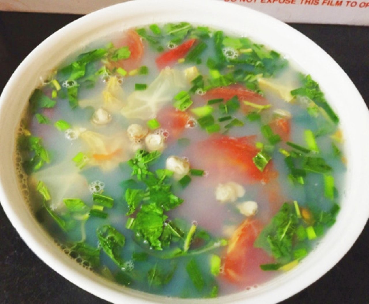 Canh hến cà chua bắt mắt, thơm ngon