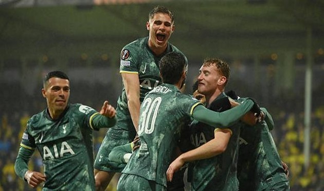 Tottenham giành quyền vào chung kết Europa League.