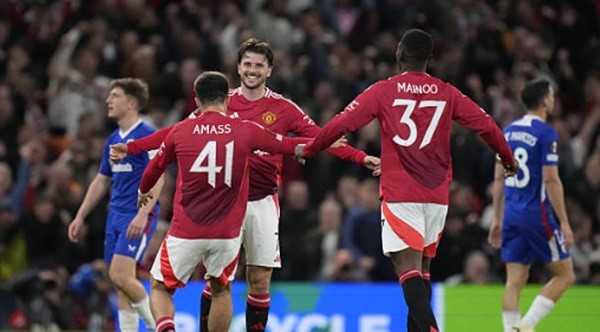 Man Utd dễ dàng giành chiến thắng trước Bilbao.