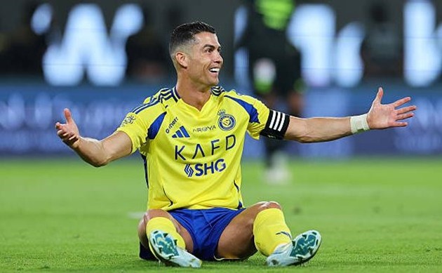 Cristiano Ronaldo hoãn gia hạn với Al-Nassr.