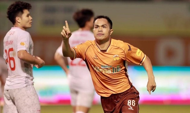 Viettel để thua Hoàng Anh Gia Lai trên sân Pleiku.