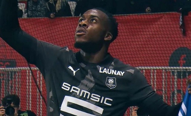 Tiền đạo người Pháp lọt tầm ngắm Arsenal.