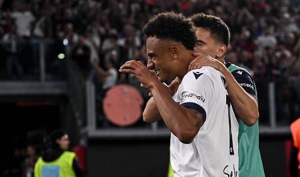 Ndoye gieo sầu cho Milan.