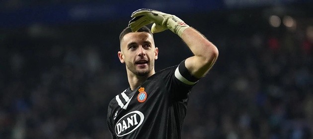 Joan Garcia, mục tiêu tiềm năng cho khung gỗ Manchester United.