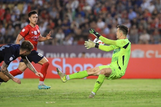 Nguyễn Filip có màn trình diễn hay trước Buriram United.