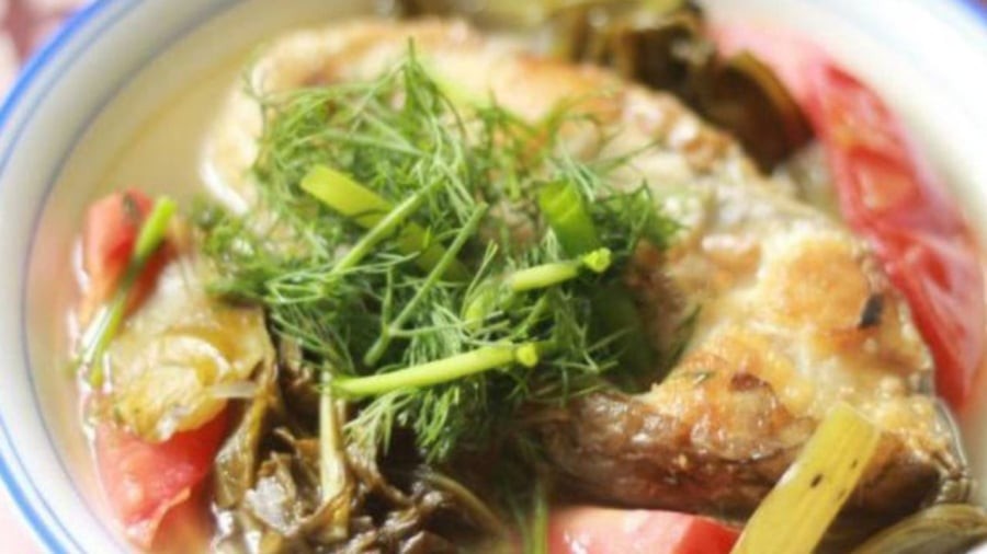 Nêm nếm gia vị hợp lý sẽ giúp canh cá ngon và không tanh, mùi thơm hấp dẫn