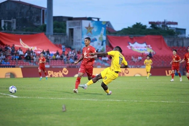 Kuku ghi bàn cho SLNA.