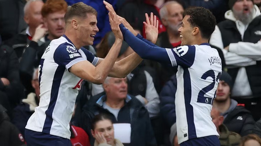 Tottenham Hotspur sở hữu đến 2 cầu thủ cực nhanh trong đội hình là Brennan Johnson và Micky Van De Ven.