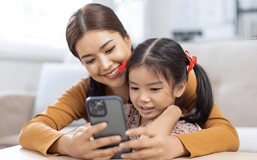 Có câu: “Đừng khoe giàu, cũng đừng khoe sang.”