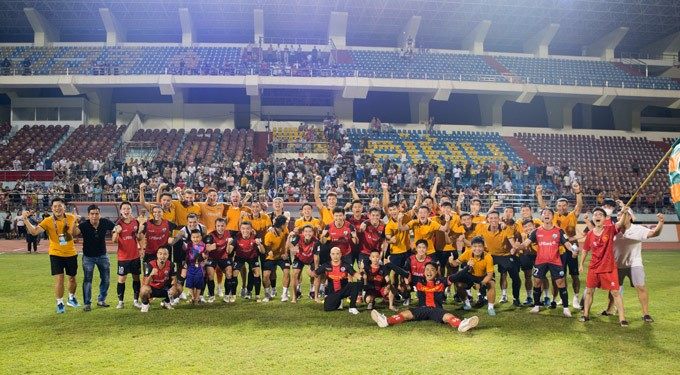 Ninh Bình thăng hạng V-League.