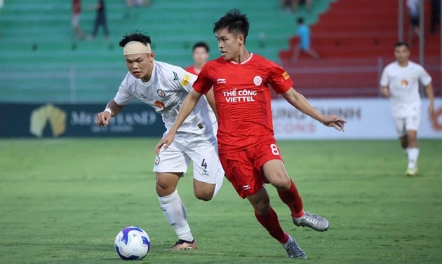 Bình Định khiến cuộc đua trụ hạng nóng lên