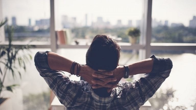Trong xã hội hiện nay, không ít người có thói quen chi tiêu quá đà.