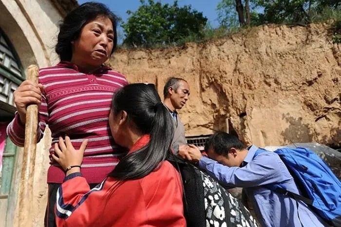 Không ai trong chúng ta được chọn nơi mình sinh ra – cha mẹ cũng vậy.