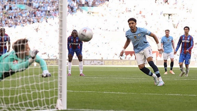 Man City thất bại đau đớn ở chung kết FA Cup.