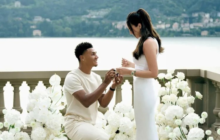 Ollie Watkins đã chính thức làm lễ cưới với Ellie.