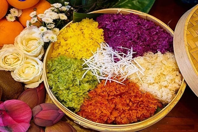 Xôi ngũ sắc nấu sẵn