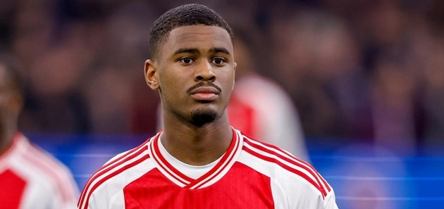 Chelsea có thể ký hợp đồng với Jorrel Hato.