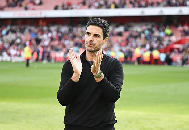 Dù tiếp tục bỏ lỡ Premier League, Arteta vẫn có được niềm tin từ các cổ động viên.