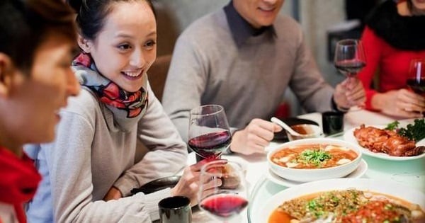 Những người thích nói xấu, bàn chuyện sau lưng người khác giống như