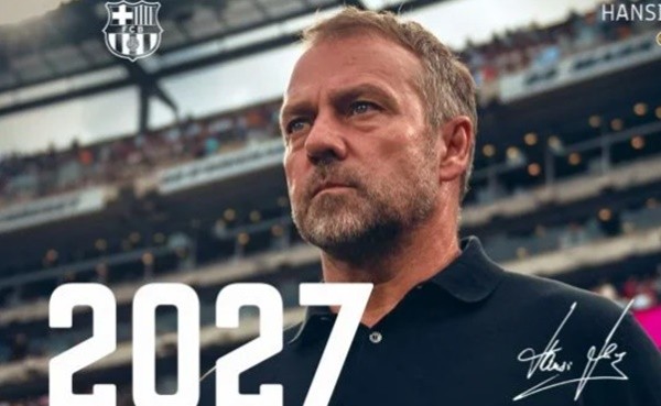 Barca gia hạn hợp đồng với Flick đến 2027.
