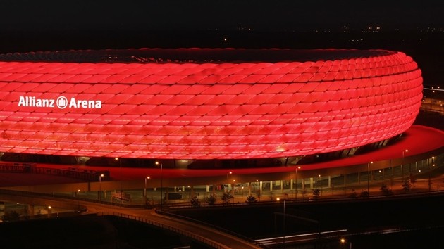 Allianz Arena là tuyệt tác của ánh sáng và công nghệ.