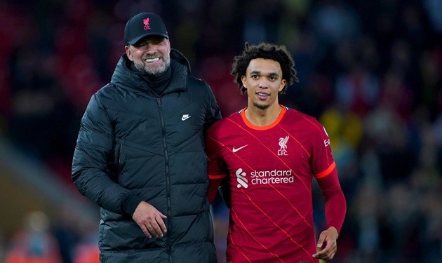 Klopp thất vọng vì Alexander-Arnold bị la ó