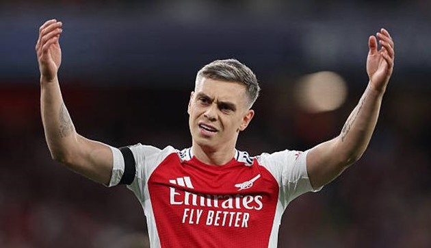 Leandro Trpsssard vẫn hữu dụng với Arsenal.