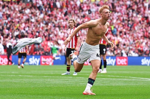 Tom Watson là người hùng của Sunderland